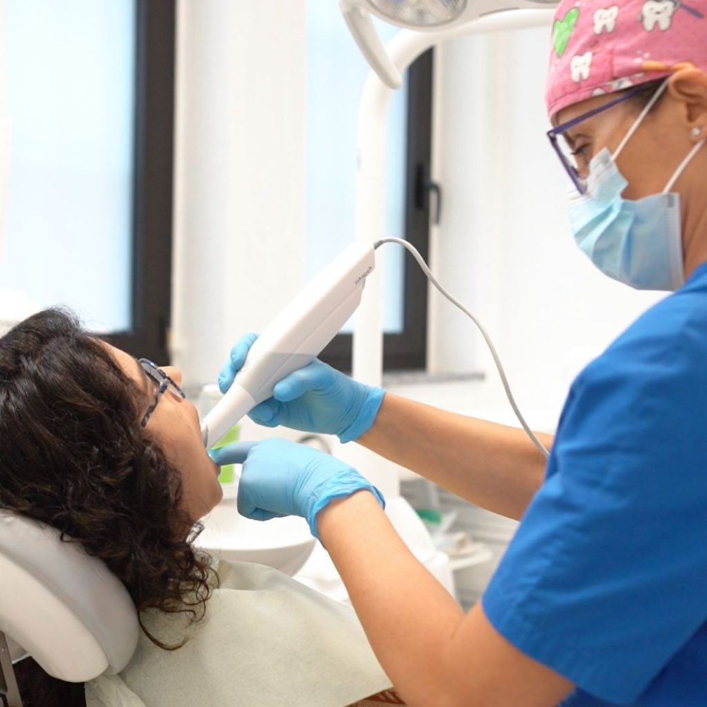 Apparecchio dentale a Carrù